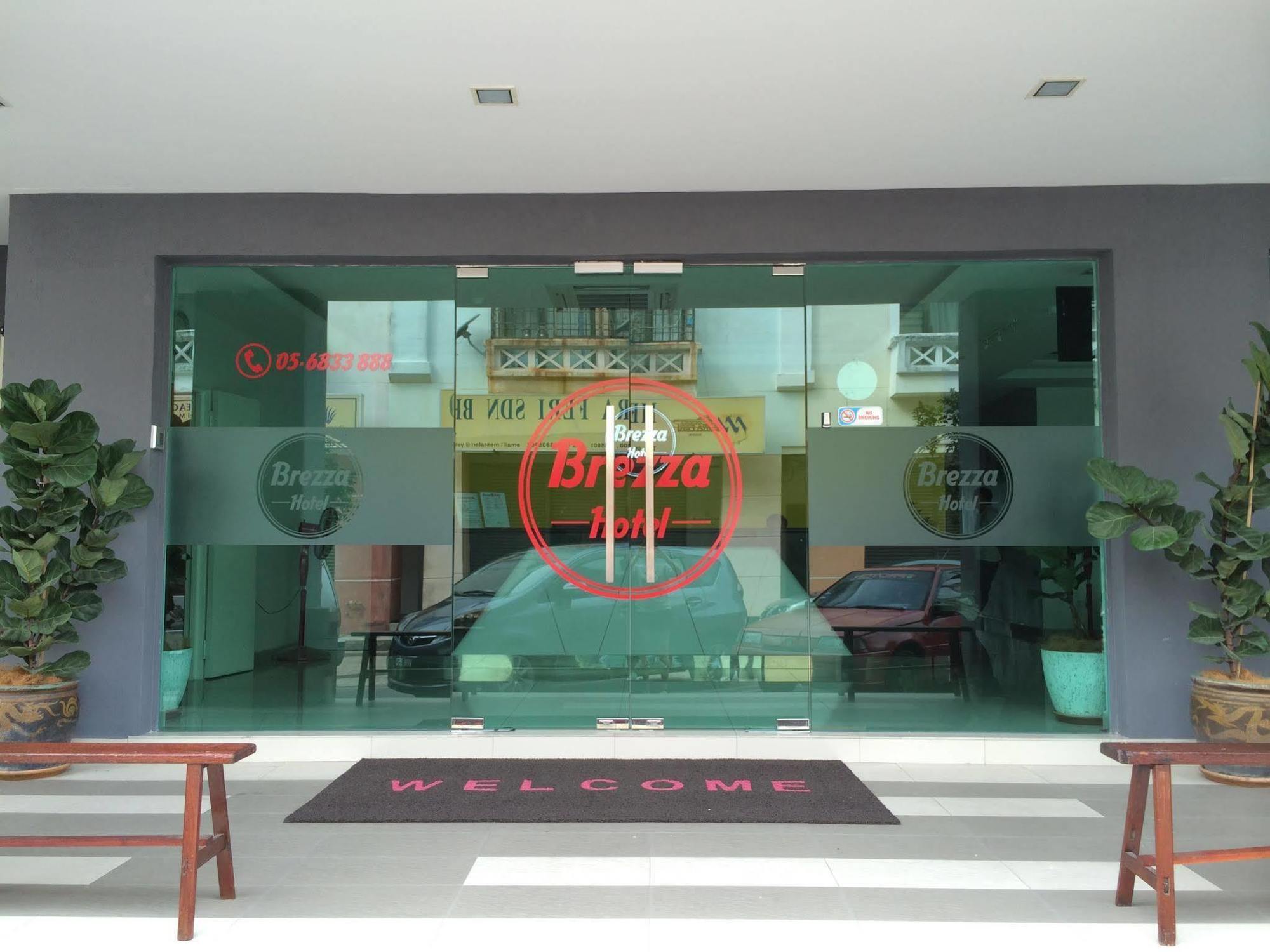 Brezza Hotel Lumut Ngoại thất bức ảnh