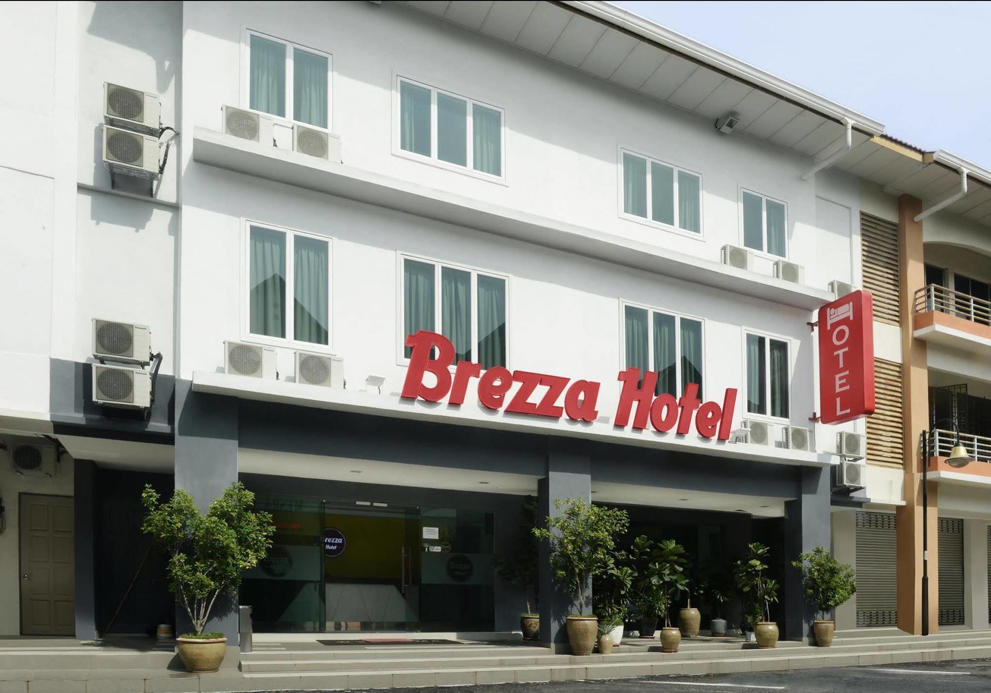 Brezza Hotel Lumut Ngoại thất bức ảnh