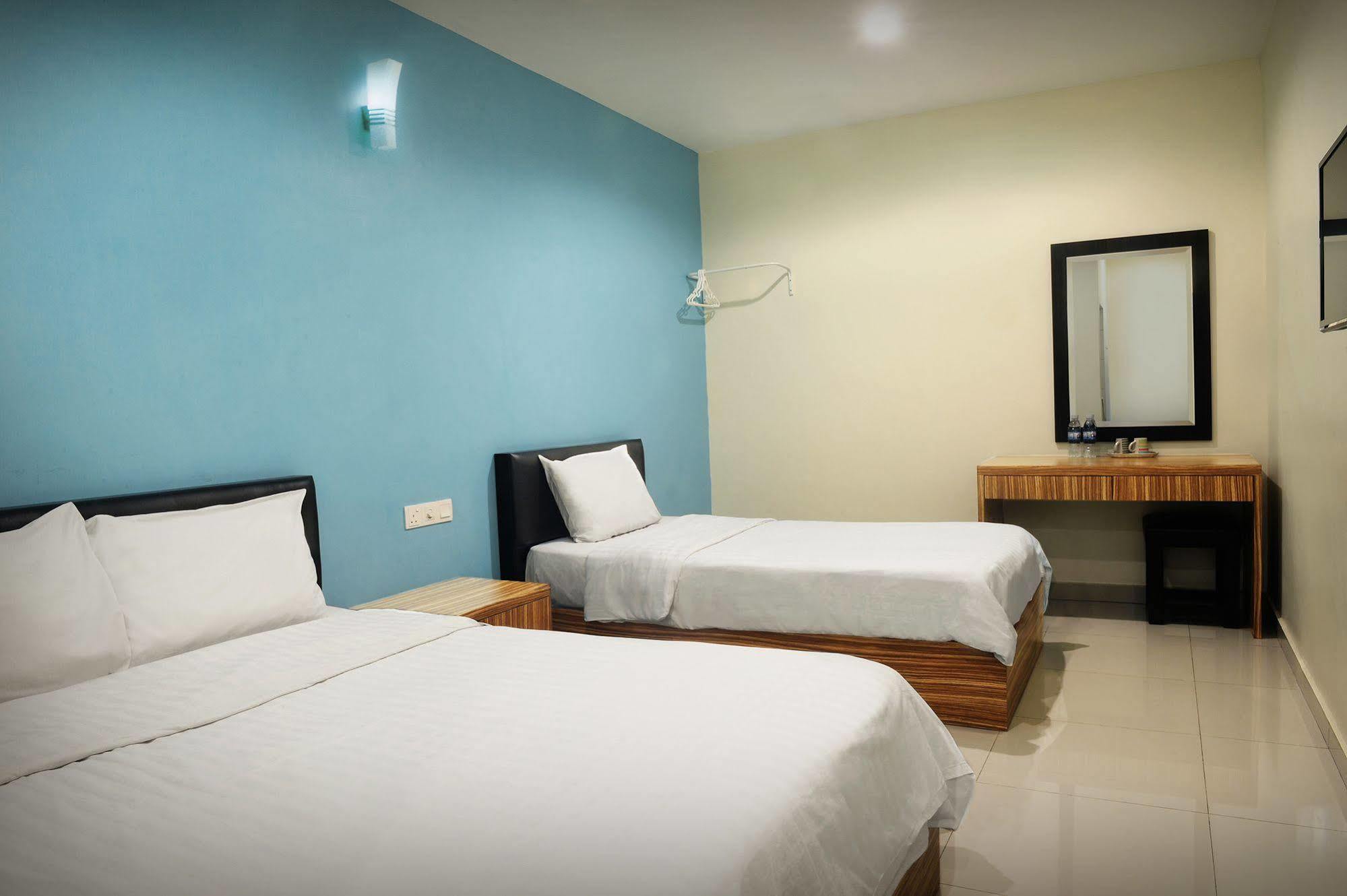 Brezza Hotel Lumut Ngoại thất bức ảnh