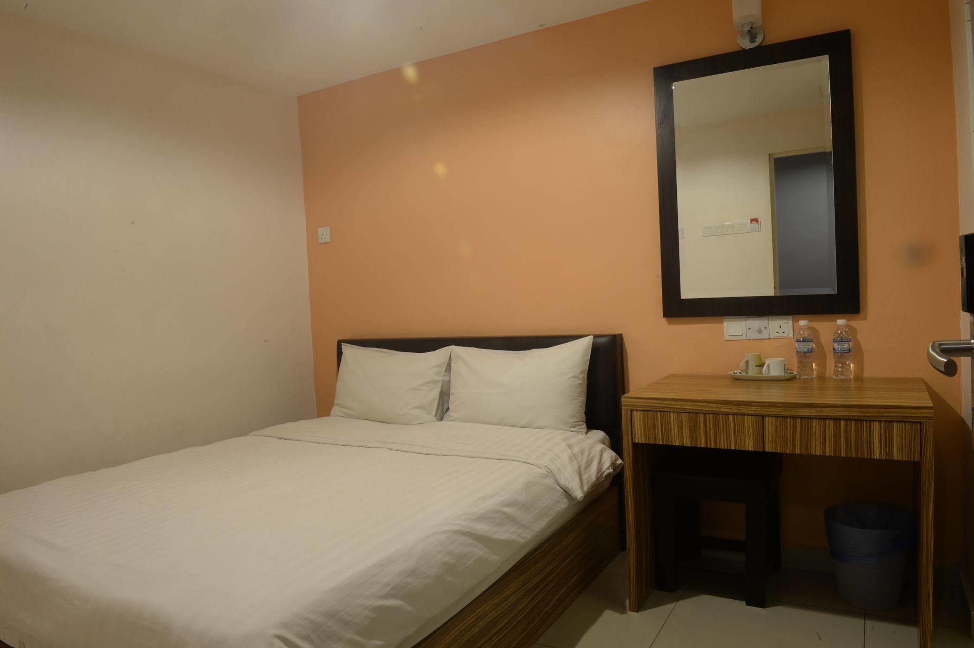 Brezza Hotel Lumut Ngoại thất bức ảnh