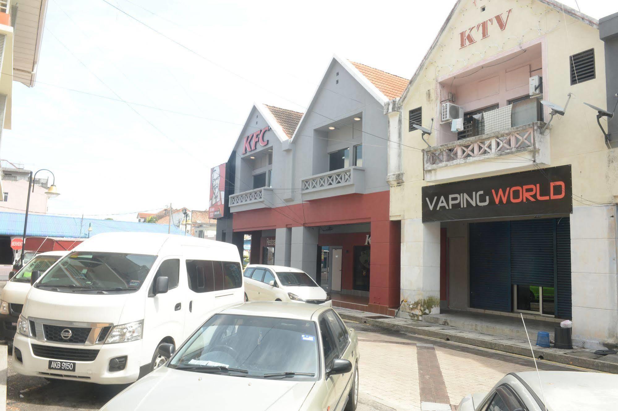 Brezza Hotel Lumut Ngoại thất bức ảnh